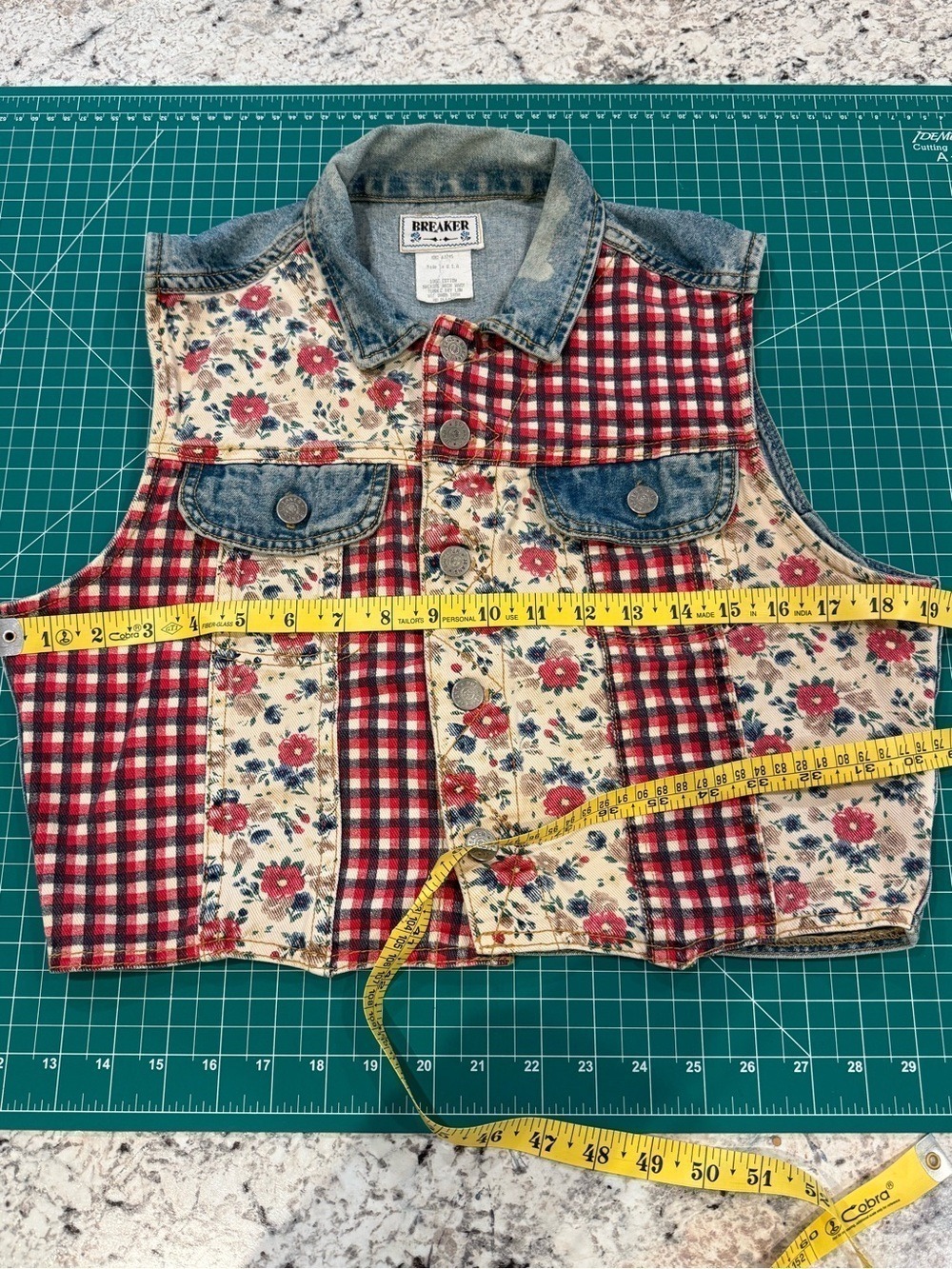 Vintage Patchwork Denim Vest Floral Plaid Western Boho USA - Picture 3 of 8